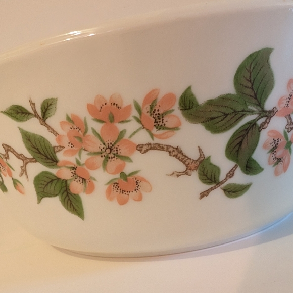 Pyrex Cherry Blossom Vintage Round Casserole Dish White Lisa Pattern No Lid 70’s - Picture 7 of 7